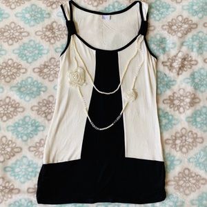 ❌ SOLD ❌ Suzy Shier dress shirt